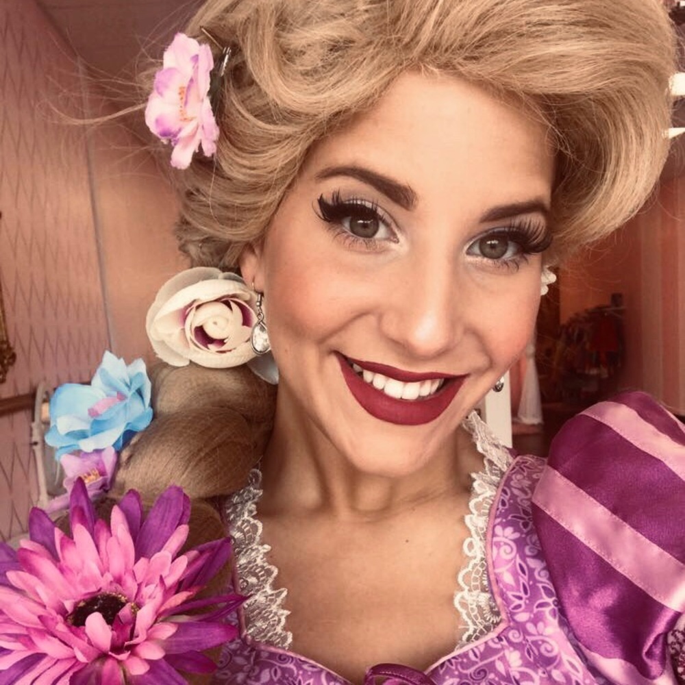 Meet your Posher, Lacey